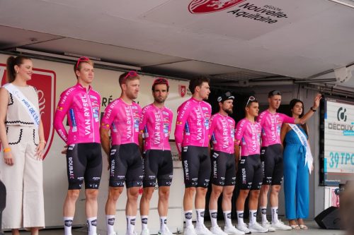 tour-poitou-charentes-2025-etape-1-photo-marie-vaning-lnc-01 (1)